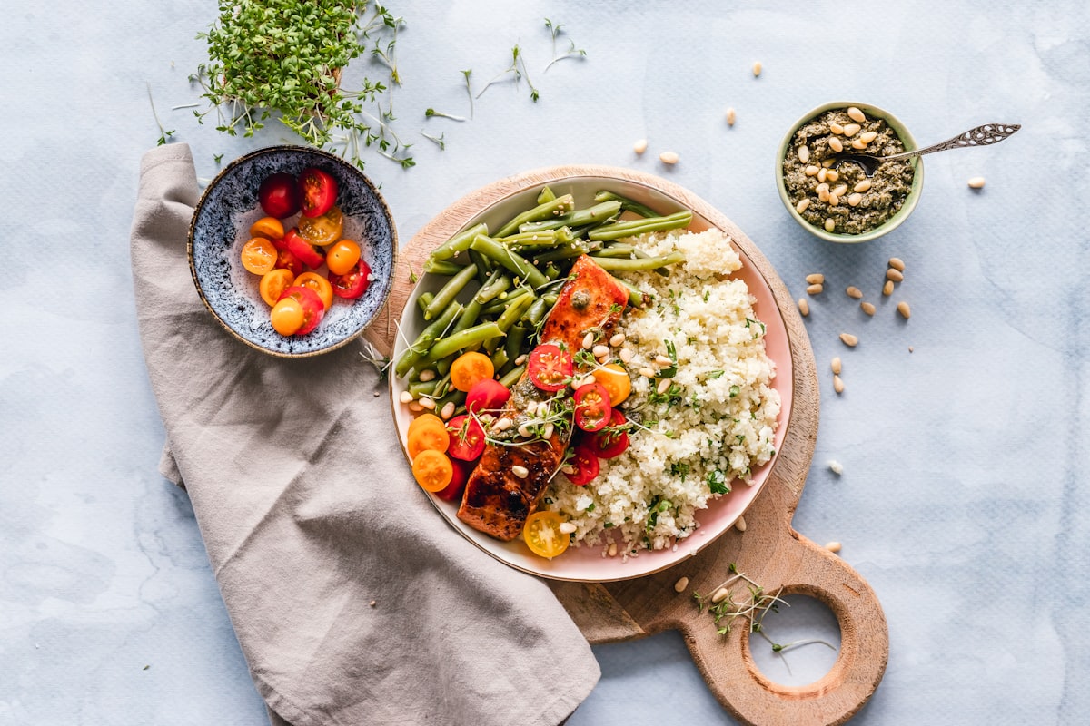 Alimentation équilibrée avec fruits et légumes
